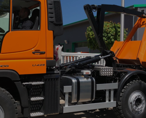 Unimog Roll-Off Systems by HEN AG