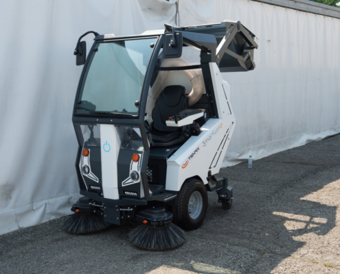 Tenax SmartWind Street Sweeper with Collection Hopper