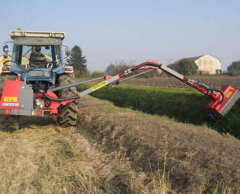 Extension mower for agricultural work Extension mower for agricultural work