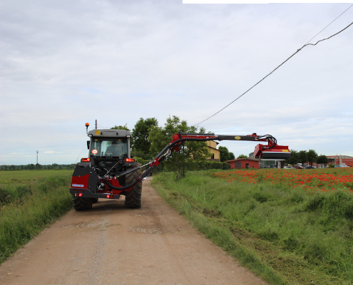 Extension mower as an attachment for the tractor Extension mower as an attachment for the tractor