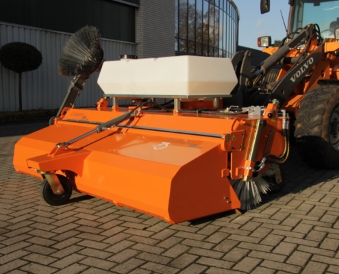 Compact and flexible sweeper Dual 600