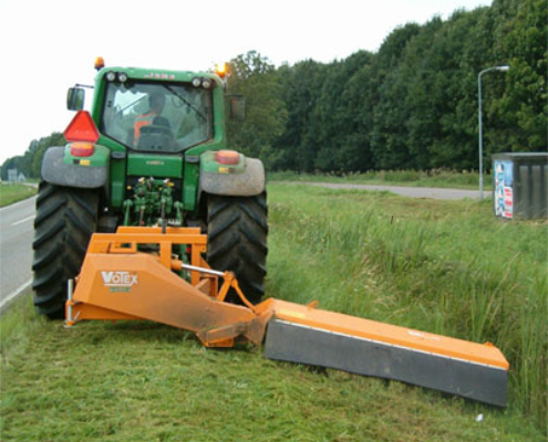 Votex Seitenmulchgerät Jumbo am Traktor