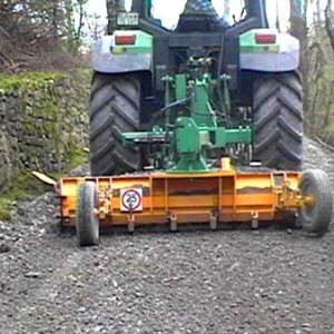 HEN dozer blade for mounting on tractors