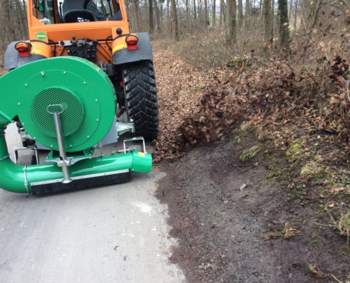 BT600 high-performance blower in use BT600 high-performance blower in use