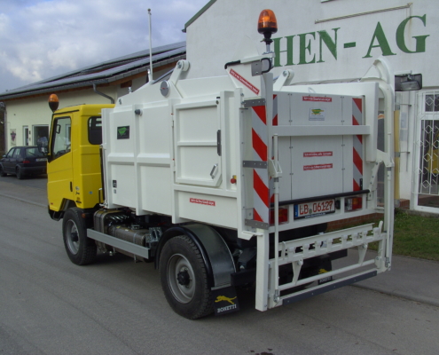 HEN refuse compactor attachment on Bonetti HEN refuse compactor attachment on Bonetti