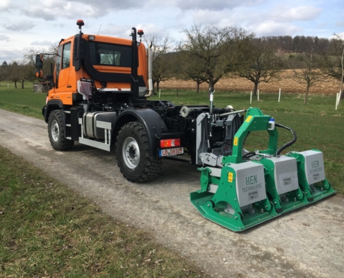 Gebrauchtmaschine Anbau-Plattenverdichter PVM 240 von der HEN AG Gebrauchtmaschine Anbau-Plattenverdichter PVM 240 von der HEN AG