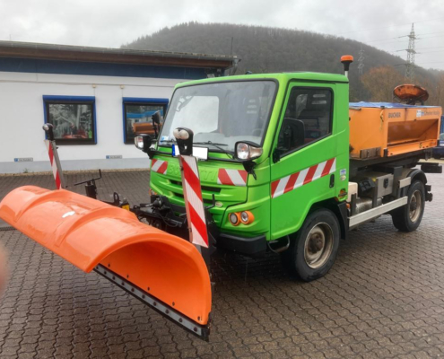 Bonetti F100X mit Container-Abrollsystem und Schneeschild