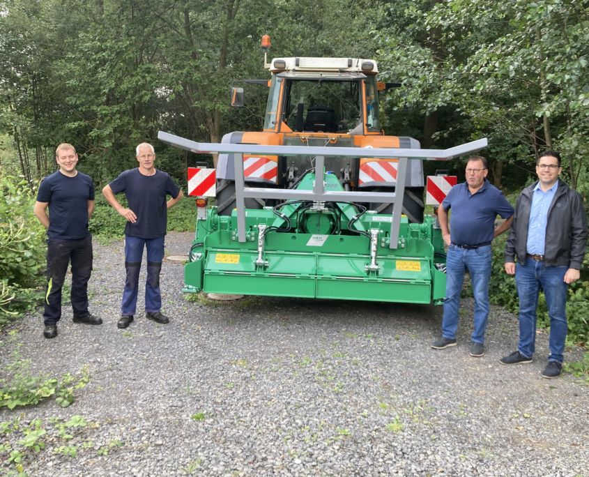 HEN Wegebaufräse RBM-L 2300 Auslieferung an den Flughafen Hannover