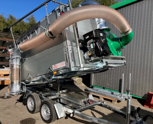 PKW Anhänger RK 2700 angekippt mit S 400